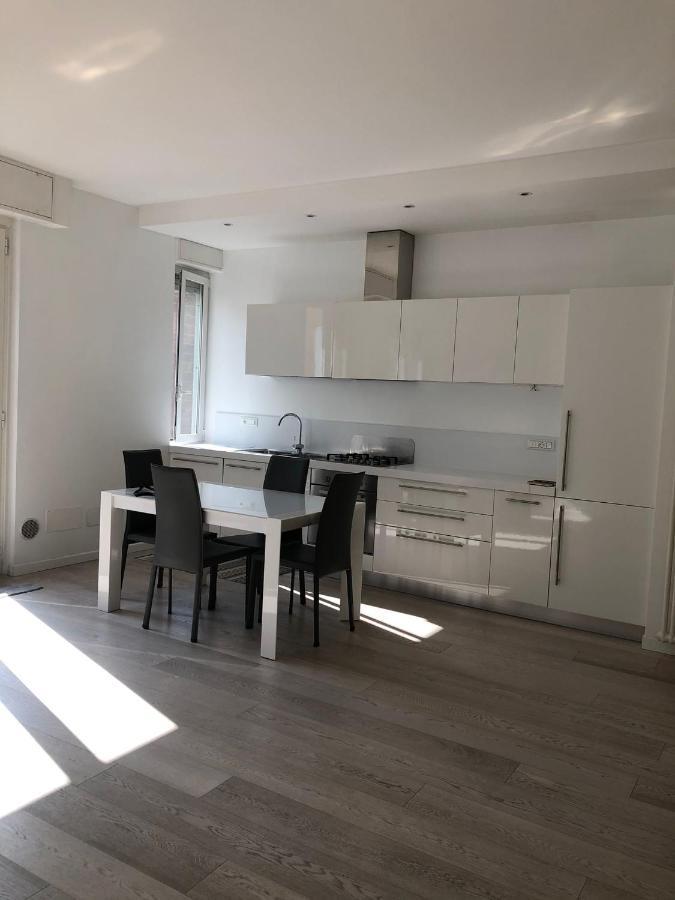 Suitelowcost Ponti Naviglio Milano Esterno foto